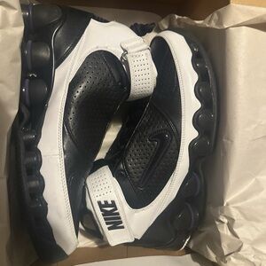 Nike Shox ups black n purple